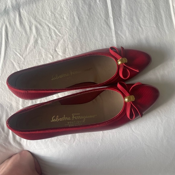 Salvatore Ferragamo vintage Red leatherWomen's Shoes with Bow Detail - Picture 12 of 12